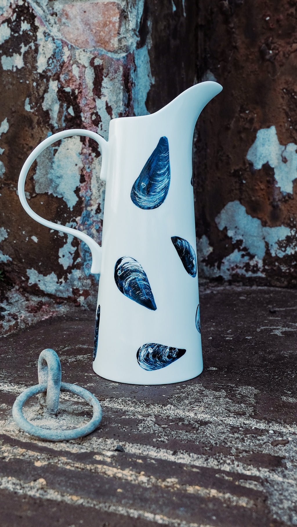 Mussels Tall Jug