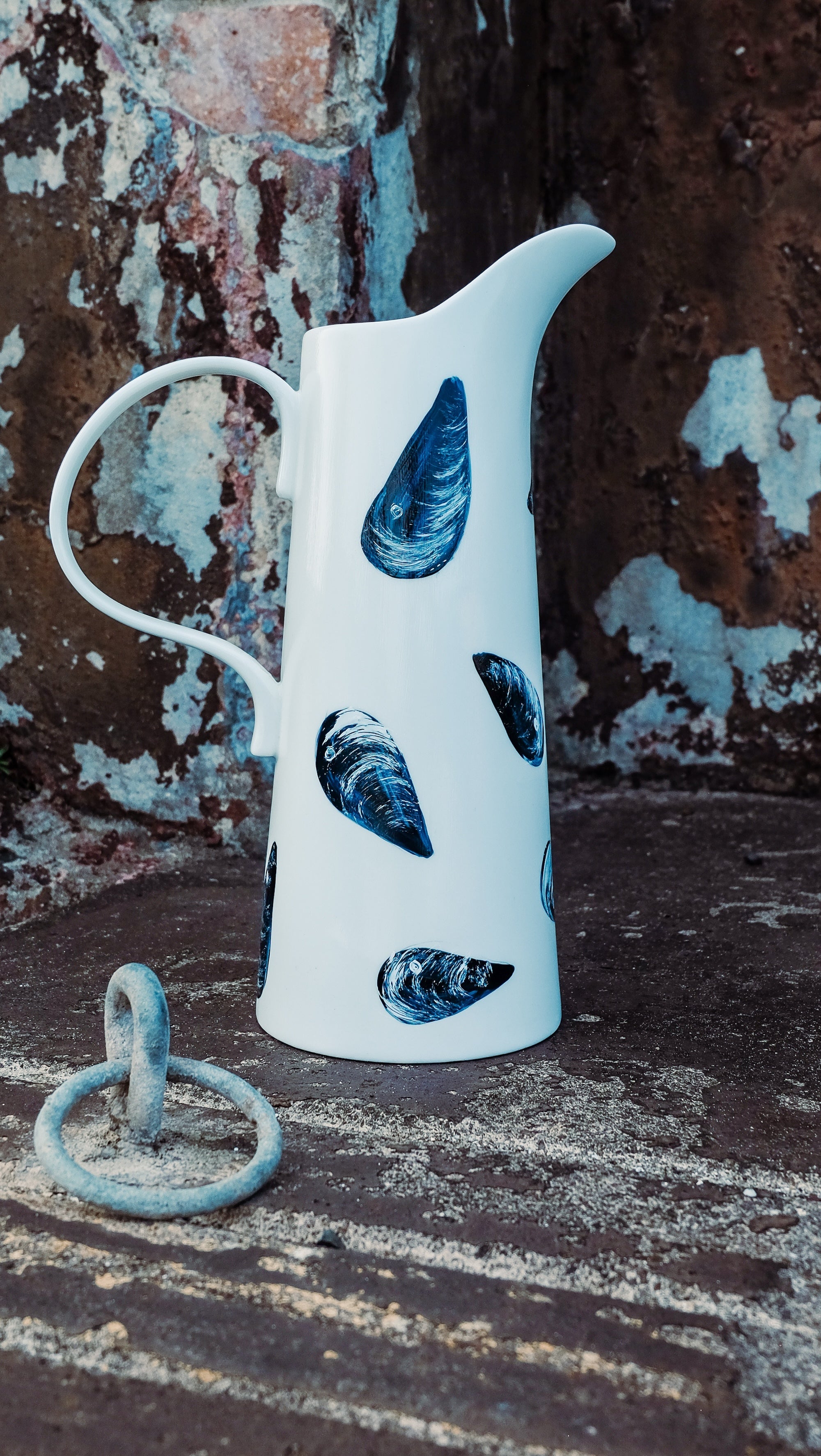 Mussels Tall Jug